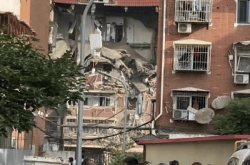 太原小区爆炸事故致一男子上身伤痕累累，警方全力调查事故原因