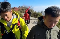 泰山陪爬小伙，忙碌中收获满满，赚疯了！