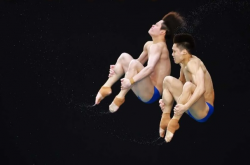 程子龙朱子锋双人跳水世界杯夺冠，谱写中国跳水新篇章！