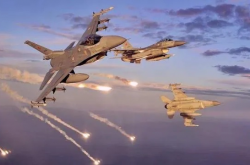 曝美军退役F-16战机正秘密运往乌克兰，国际局势再掀波澜！