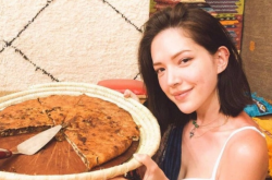曝许玮甯已怀孕4个月，甜蜜晒照喜讯公布，网友纷纷祝福！
