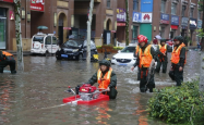特大暴雨突袭，城市抗洪抢险一线纪实
