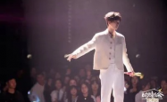 黄子弘凡与肖俊深情合唱人鱼的眼泪，演绎凄美爱情故事