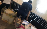 张馨予遭遇不幸，吃个饭回家水管爆了，家中一片狼藉