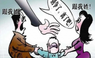 夫妻为二胎儿子跟谁姓引发家庭矛盾，离婚成悲剧收场