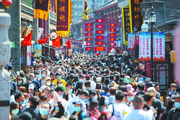 五一节前各地实况，热闹非凡，安全有序