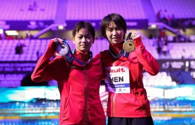 全红婵陈芋汐双人10米台跳水惊艳夺冠，中国跳水梦之队再创辉煌！