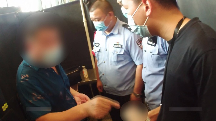 欠债200万老赖冒用身份坐高铁，终被警方拘捕5日，诚信之路不容践踏