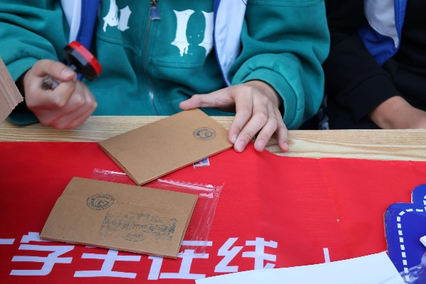 总书记的温暖寄语，致敬劳动者，共创美好未来