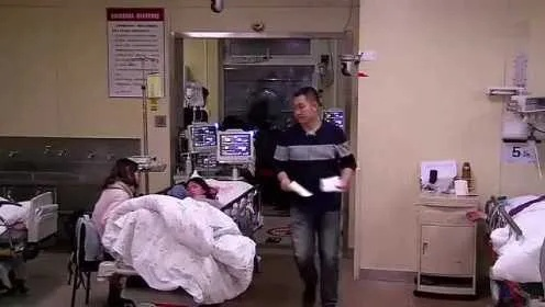 男子痛失54岁父亲，疑因医院输液后不幸身亡，家属发声要求调查