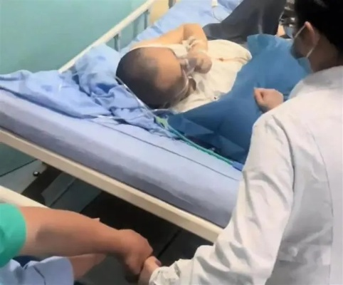 苟伟死因曝光，鼻息肉肥大引发呼吸骤停，令人惋惜