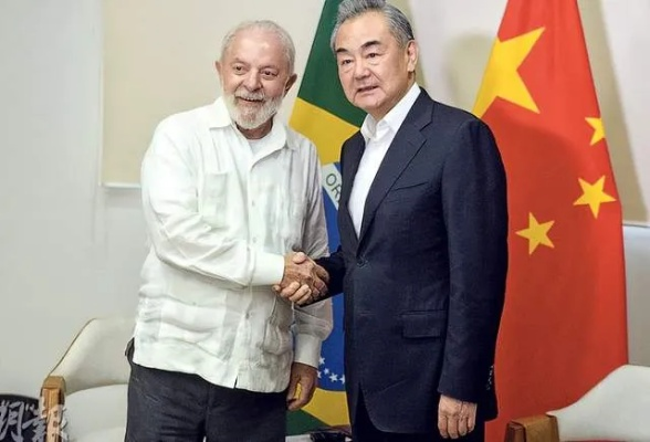 中国巴西联合发声，共同呼吁和平解决乌克兰危机—两国发布联合声明