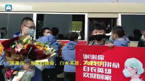 山东救人小伙收到补考通知激动哽咽，网友纷纷点赞，英雄值得！