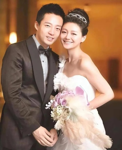 汪小菲马筱梅婚纱照曝光，甜蜜浪漫见证爱情巅峰