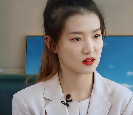 董明珠孟羽童直播首秀，能否成为格力化解营收焦虑的新引擎？