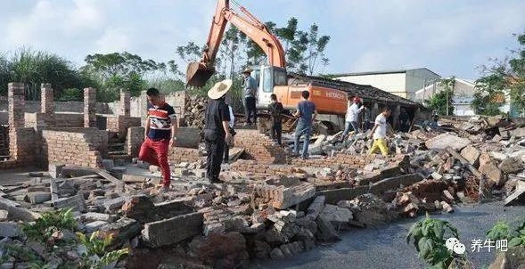 村民在外务工老宅意外被拆，镇政府回应，误拆引发社会关注