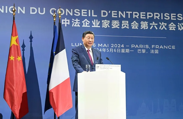 习近平同法国总统马克龙通电话，深化中法战略互信与合作