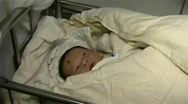 厦门车祸奇迹宝宝亲属赔偿款反目，家庭和谐破裂引发社会关注