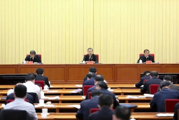 中央组织部部长强调，坚决整治违规吃喝现象，严肃处理违纪行为