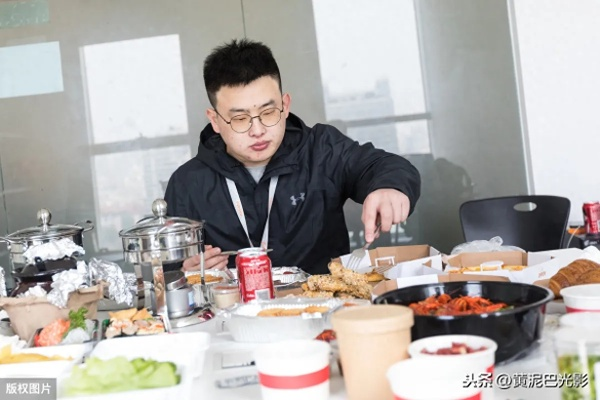 浙江男子河南旅游3个月狂增30斤，揭秘中原美食魅力与旅行中的体重挑战