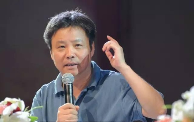 余华，岁月流转，再难书写活着的深度与温度